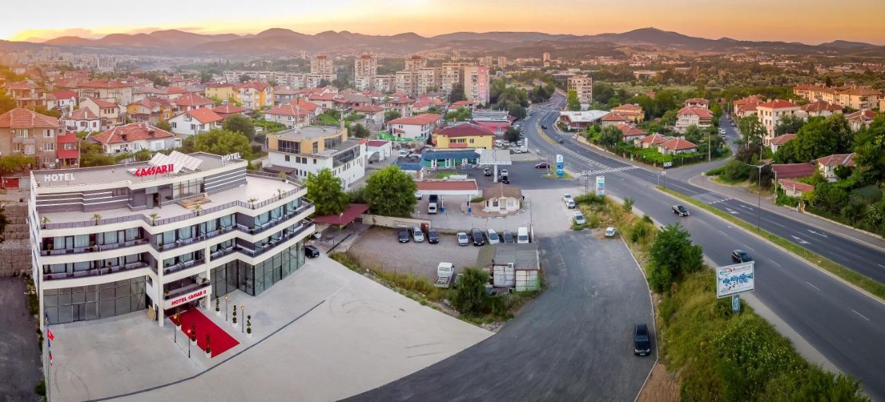 Hotel Caesar 2 Kŭrdzhali Exteriör bild