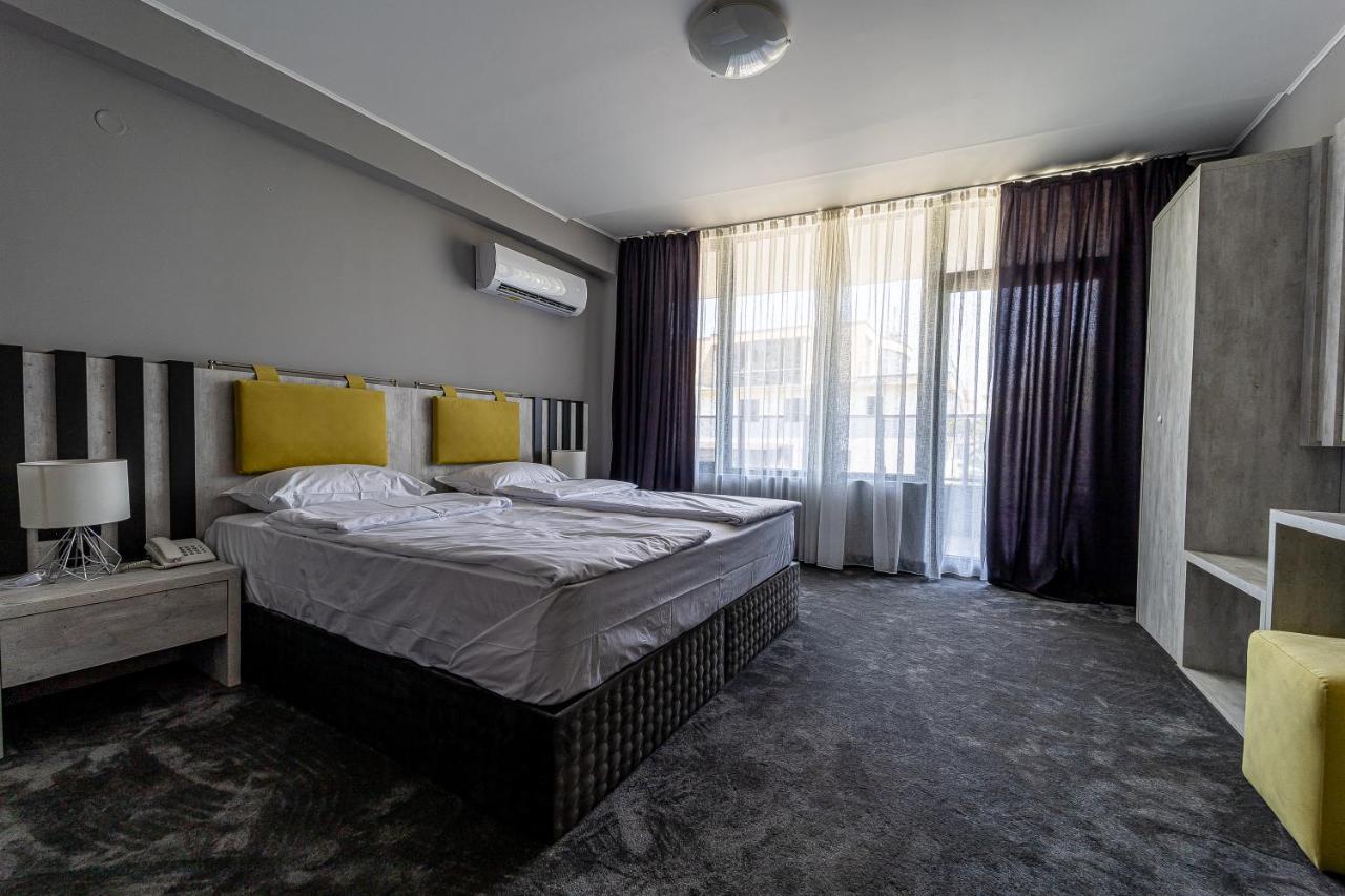 Hotel Caesar 2 Kŭrdzhali Exteriör bild