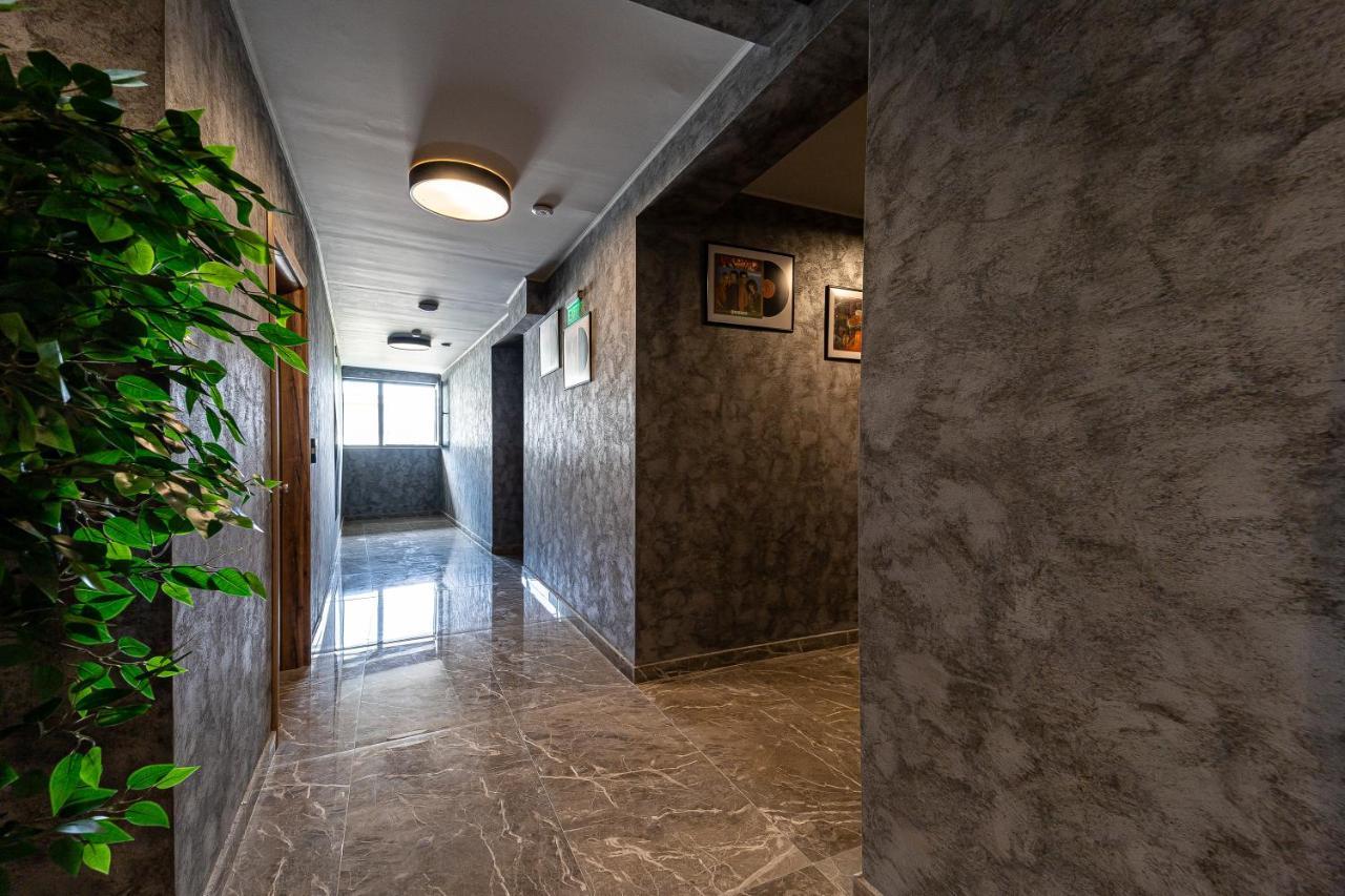 Hotel Caesar 2 Kŭrdzhali Exteriör bild