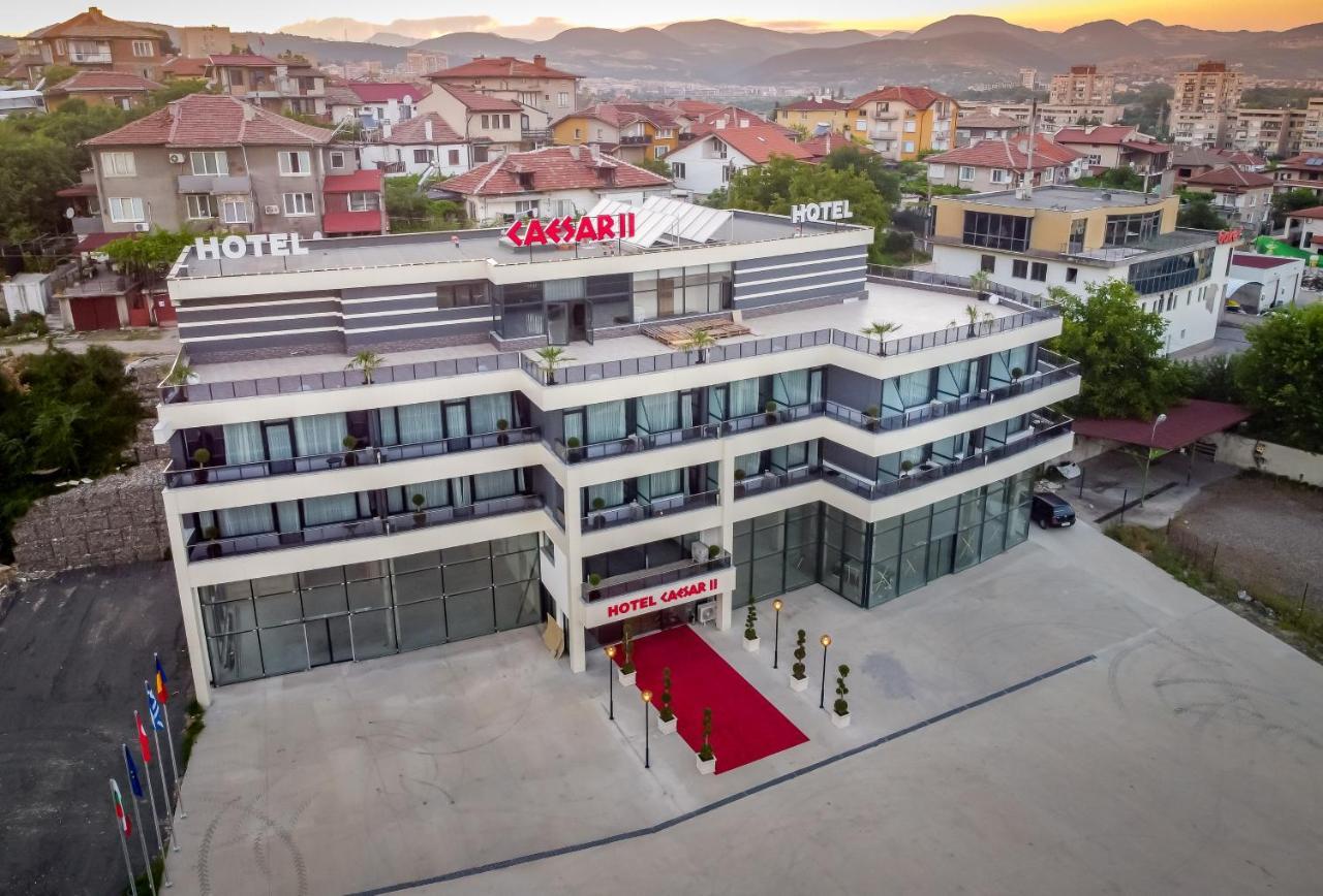Hotel Caesar 2 Kŭrdzhali Exteriör bild