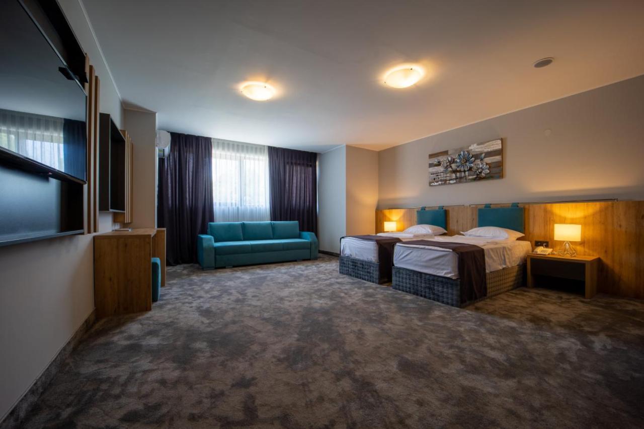 Hotel Caesar 2 Kŭrdzhali Exteriör bild